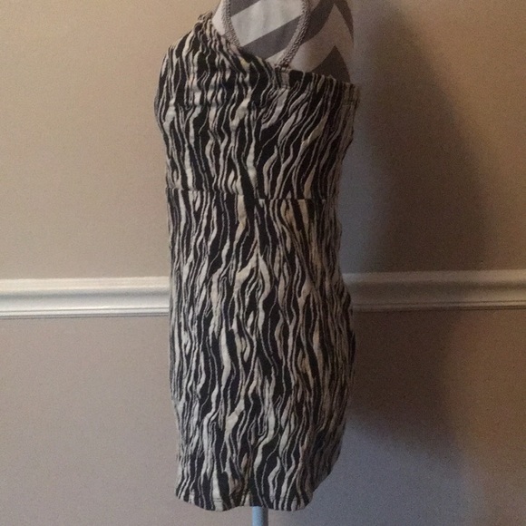 Like new! Dress! - Picture 3 of 3